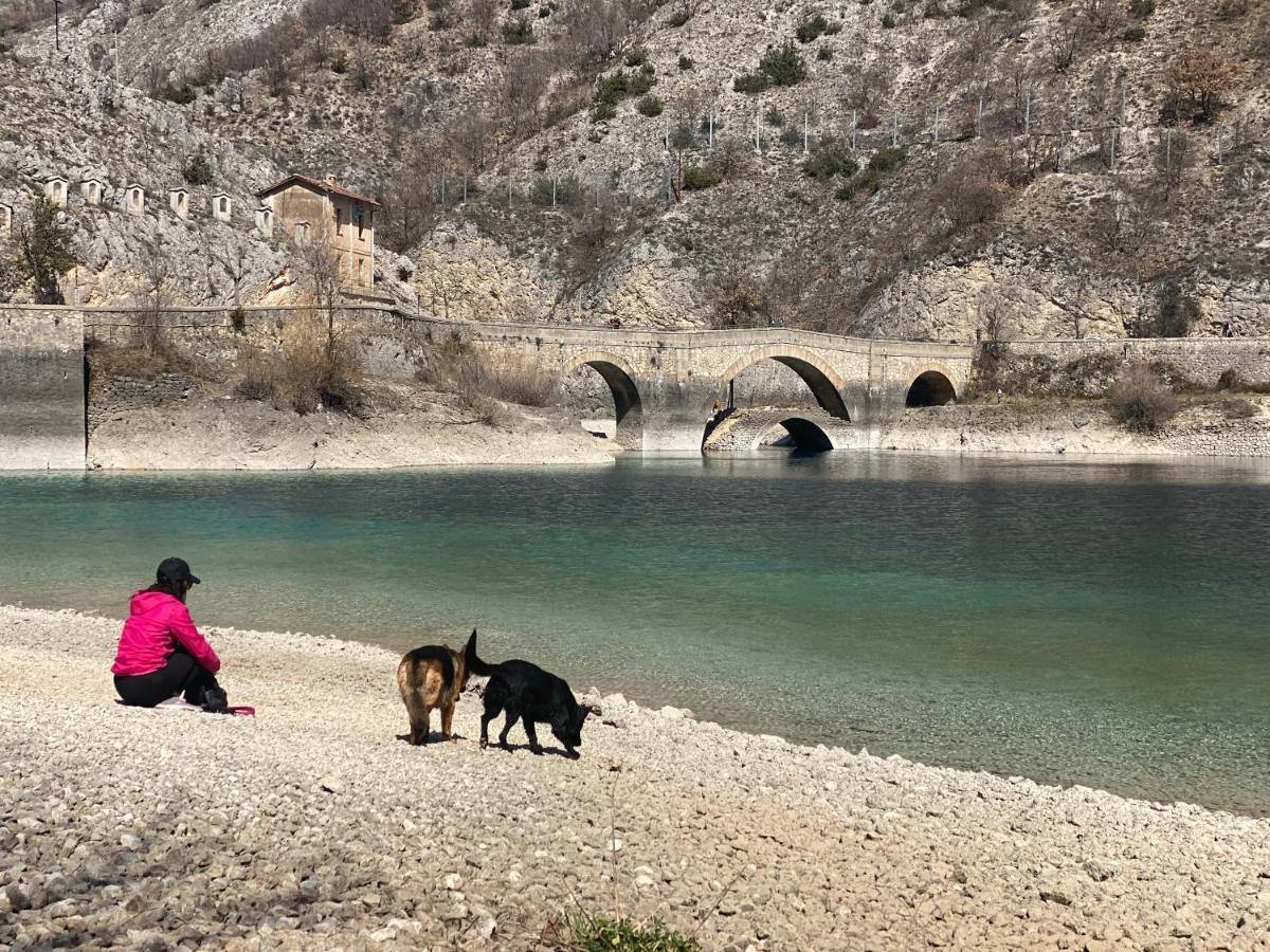 Il Rustico Due A Bugnara Nella Valle Del Sagittario Sulmona Eksteriør bilde